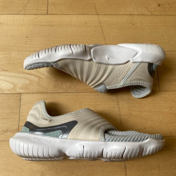NIKE BNWOT Free RN Fly Sneaker Womens Size 5.5 New Knit Gray White Pull On. - Picture 3 of 8